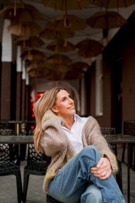 Justyna : sesja kobieca w plenerze