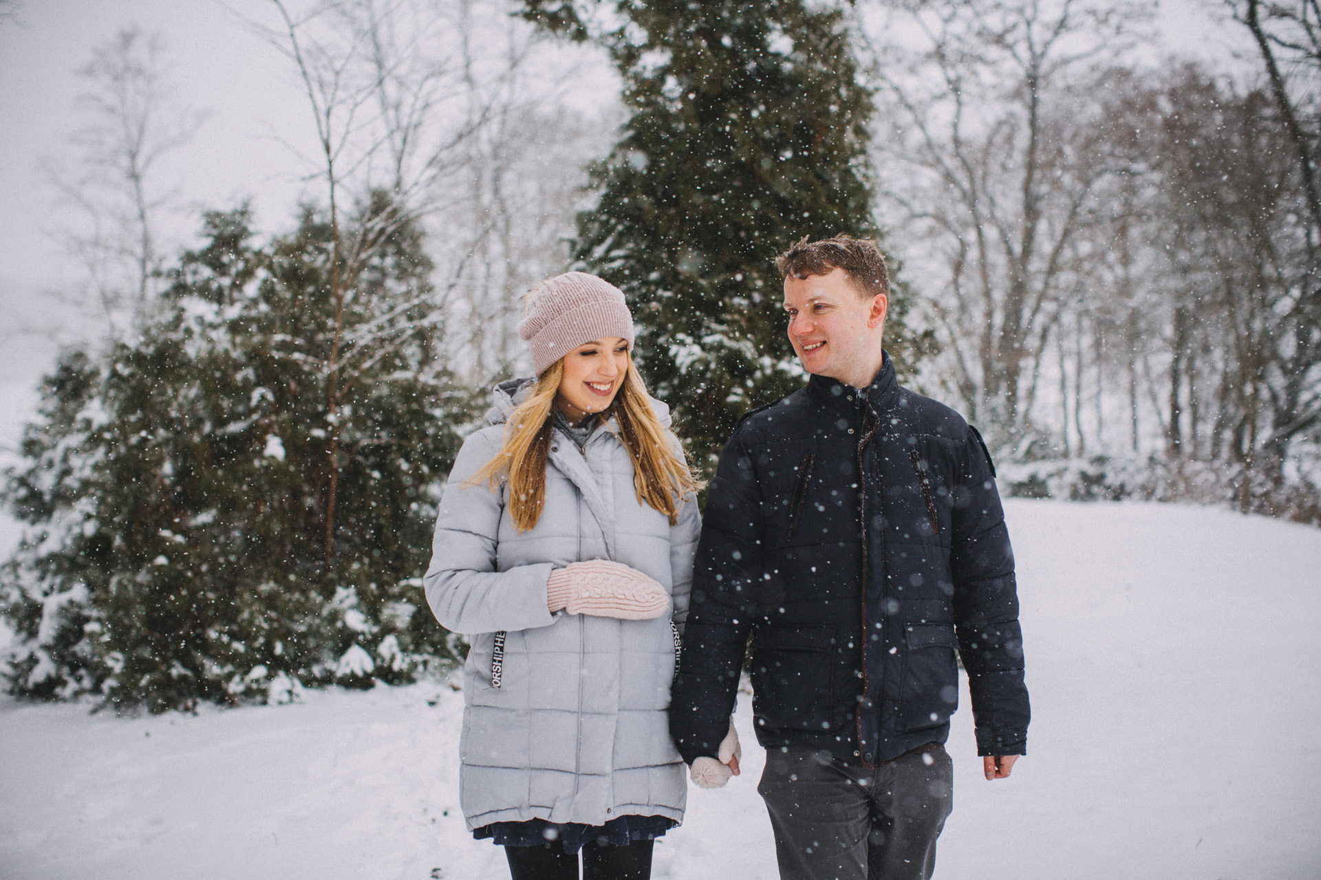 zimowe zdjęcia ciążowe